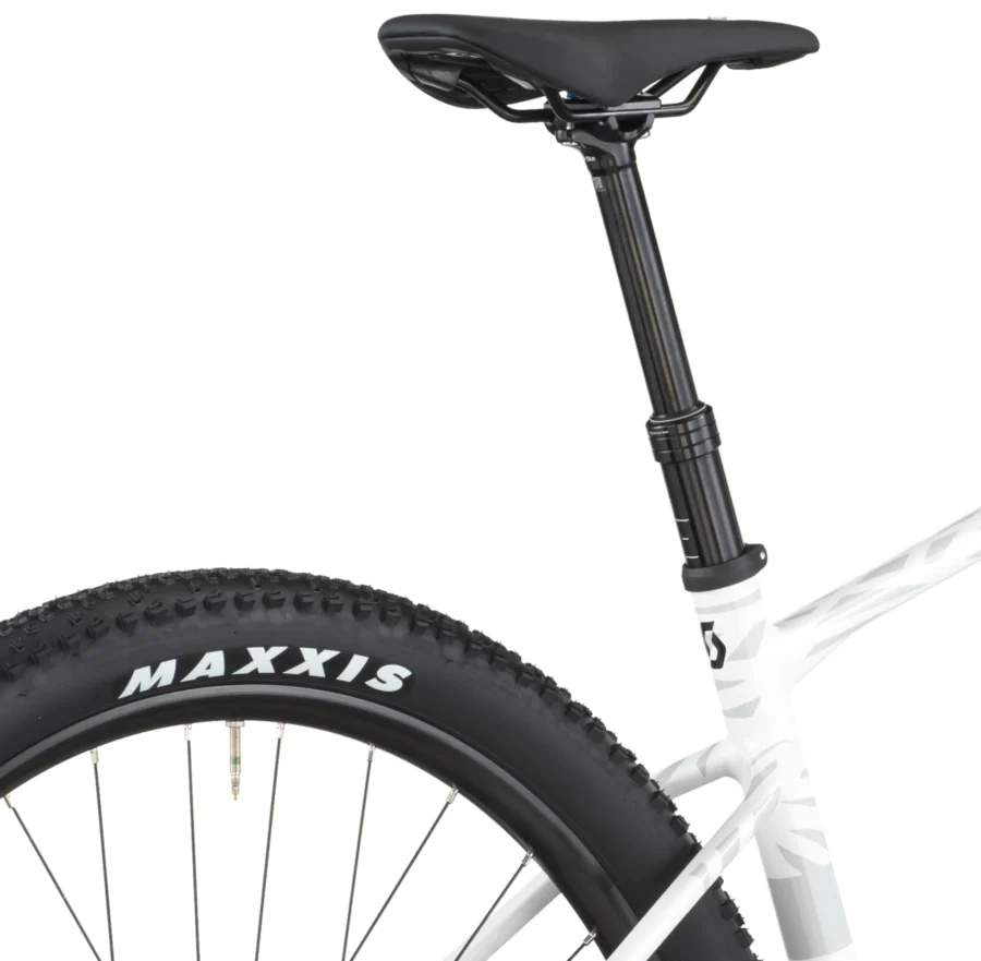 Bicicleta Scott Scale 940 Aluminio Deore 12V. H. Rocxkshox Judy 29 (Blanca)